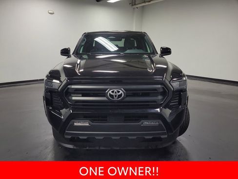 Used 2025 Toyota Tacoma SR5 image 3