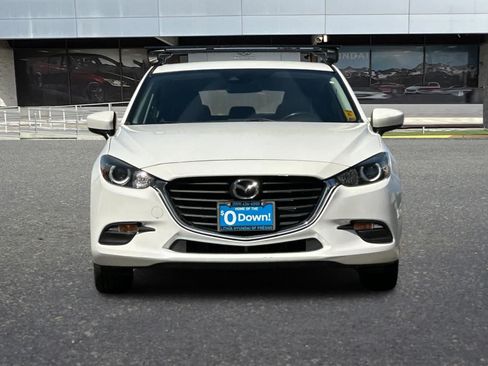 Used 2018 MAZDA MAZDA3 Touring FWD image 11