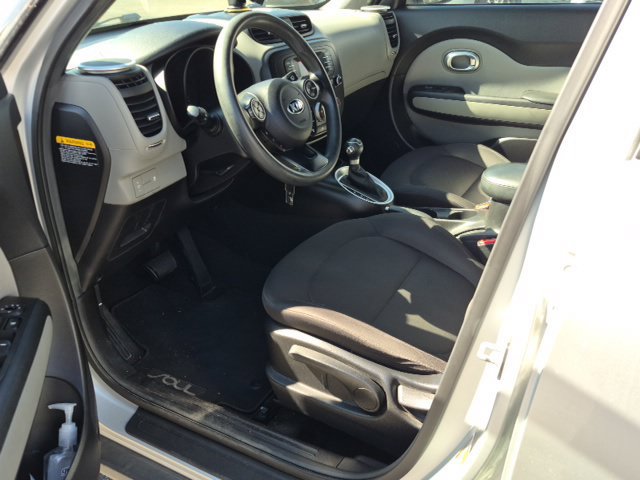 Used 2015 Kia Soul FWD image 5