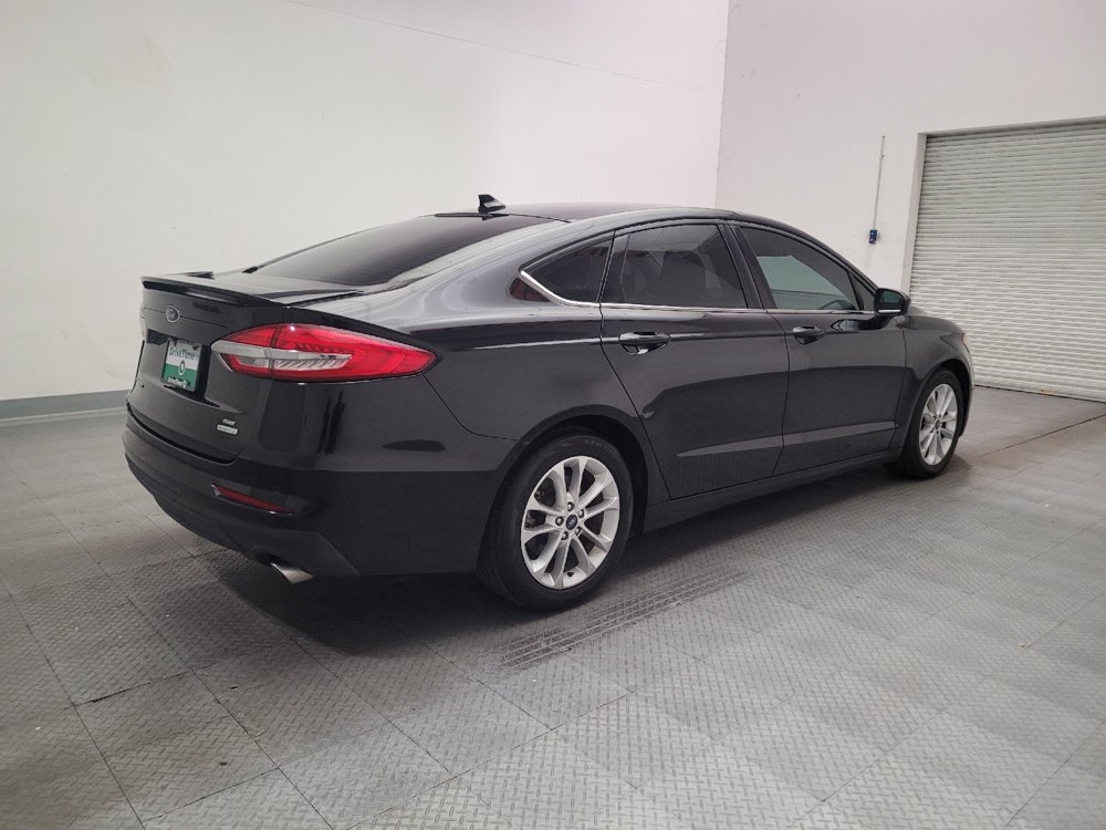 Used 2019 Ford Fusion SE w/ Equipment Group 151A FWD image 9