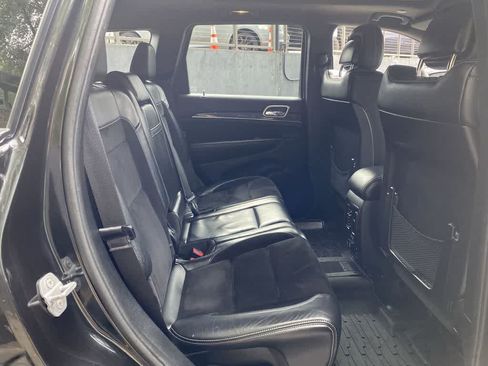 Used 2015 Jeep Grand Cherokee SRT w/ Luxury Group II AWD/4WD image 18