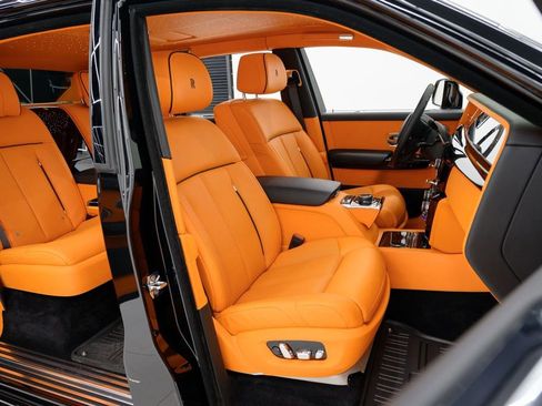 Used 2024 Rolls-Royce Phantom Sedan w/ The Phantom Package RWD image 61
