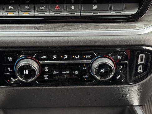 Used 2022 Chevrolet Silverado 1500 LTZ image 20