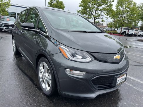 Used 2018 Chevrolet Bolt LT image 3