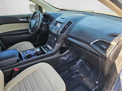 Used 2019 Ford Edge SE image 21