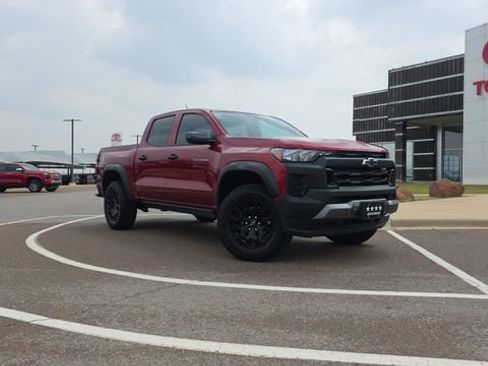 Used 2025 Chevrolet Colorado Trail Boss AWD/4WD image 9