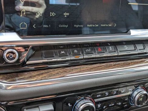 Used 2023 GMC Sierra 1500 SLE image 23