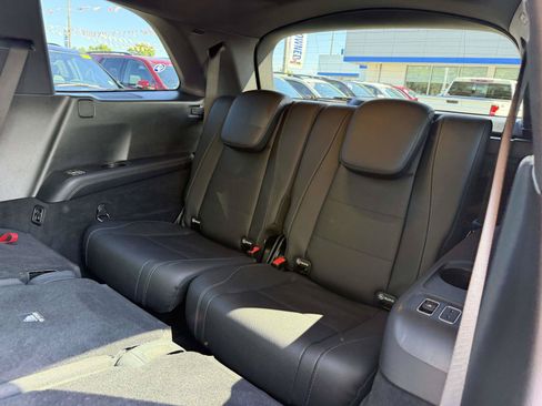 Used 2023 Mercedes-Benz GLS 450 4MATIC image 12