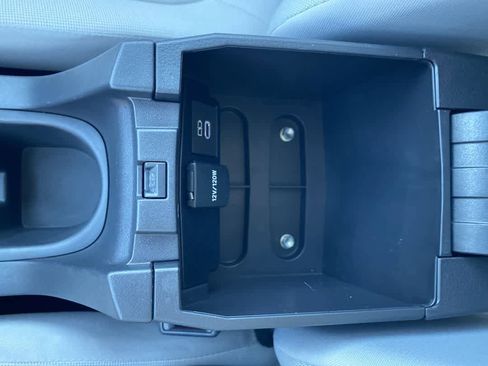 Used 2025 Toyota Corolla Cross LE image 20