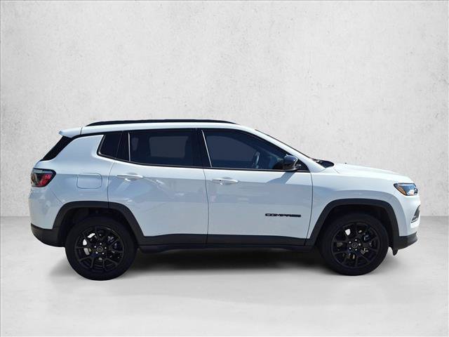 Used 2026 Jeep Compass Latitude AWD/4WD image 4