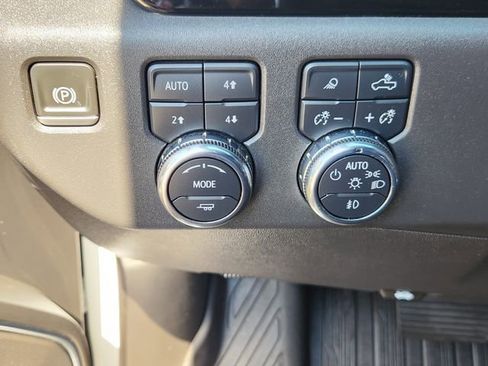Used 2022 GMC Sierra 1500 SLT AWD/4WD image 19