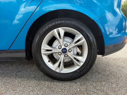 Used 2014 Ford Focus SE w/ SE Winter Package FWD image 21