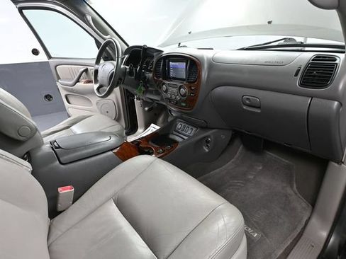 Used 2005 Toyota Sequoia Limited AWD/4WD image 48