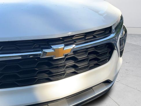 Used 2025 Chevrolet Trax LT FWD image 28
