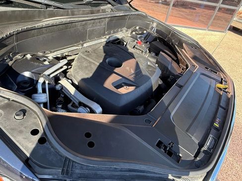 Used 2016 Volvo XC90 T6 Momentum w/ Momentum Plus Package image 25