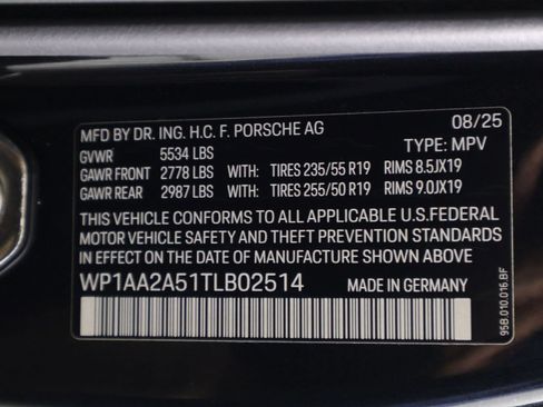 Certified 2026 Porsche Macan AWD/4WD image 19