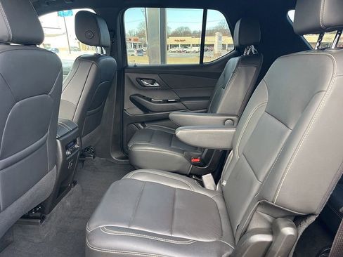 Used 2023 Chevrolet Traverse LT image 50
