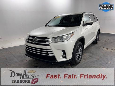 Used 2018 Toyota Highlander XLE image 1
