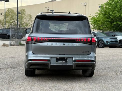 Used 2025 INFINITI QX80 Autograph w/ Autograph Exterior Package image 10