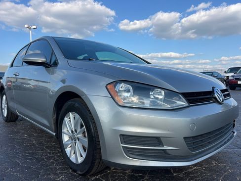 Used 2015 Volkswagen Golf S image 1