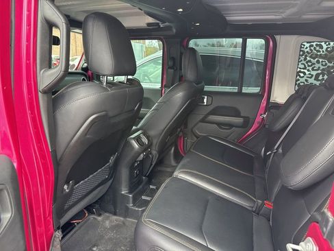 Used 2024 Jeep Wrangler Unlimited Sahara image 2