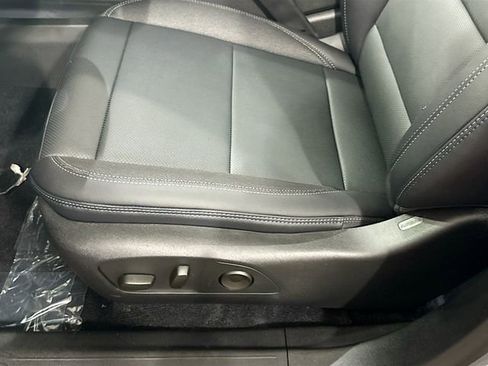 New 2026 Chevrolet Equinox EV LT image 20