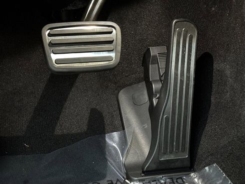 New 2026 Chevrolet Corvette Stingray Preferred Cpe w/ Z51 Performance Package RWD image 30