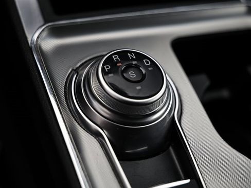 Used 2024 Ford Edge Titanium image 38