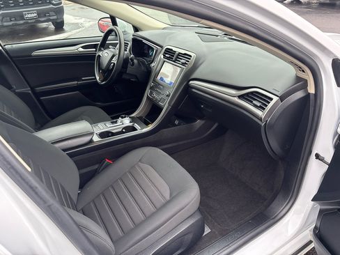 Used 2020 Ford Fusion SE image 33