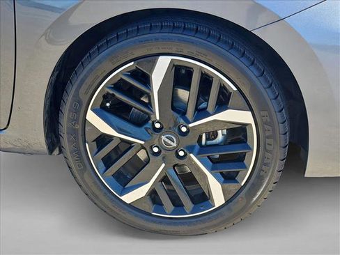 Used 2024 Nissan Versa SR image 22