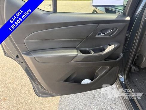 Used 2021 Chevrolet Traverse LT FWD image 27