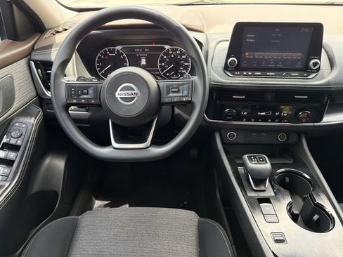 Used 2021 Nissan Rogue SV FWD image 24