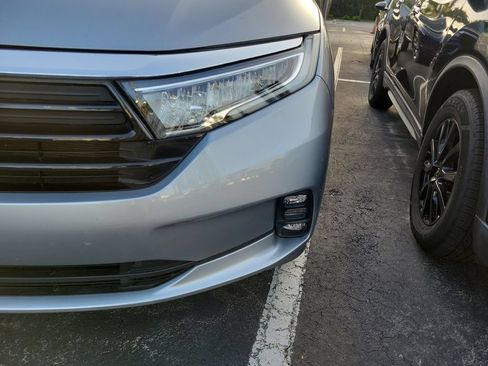Certified 2023 Honda Odyssey EX-L image 7