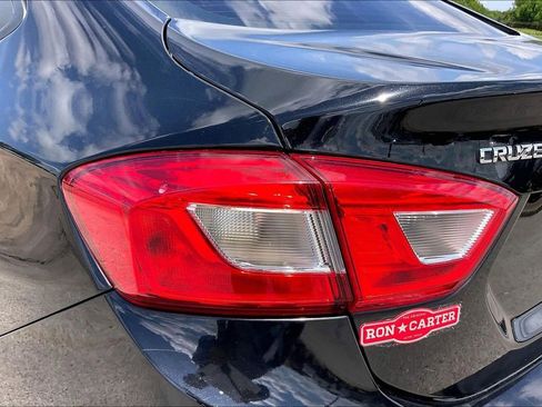 Used 2019 Chevrolet Cruze LS w/ LS Convenience Package FWD image 20