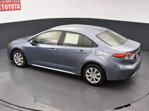 Used 2022 Toyota Corolla LE FWD image 18