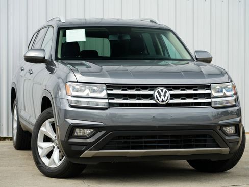Used 2018 Volkswagen Atlas SE image 2