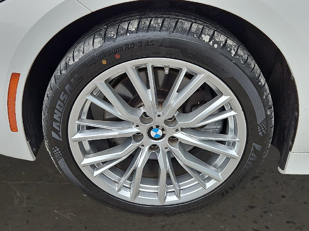 Used 2023 BMW 330i xDrive Sedan w/ Driving Assistance Package AWD/4WD image 9