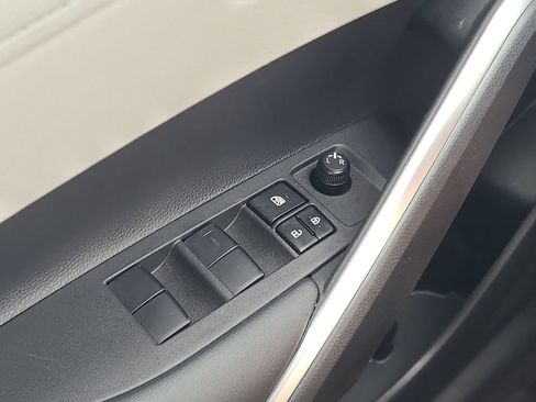 Certified 2024 Toyota Corolla Cross L FWD image 19