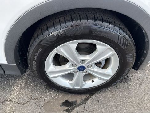 Used 2015 Ford Escape SE w/ Equipment Group 201A image 25