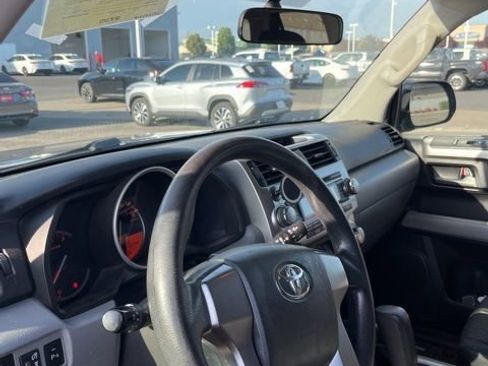 Used 2011 Toyota 4Runner SR5 w/ Convenience Pkg image 14