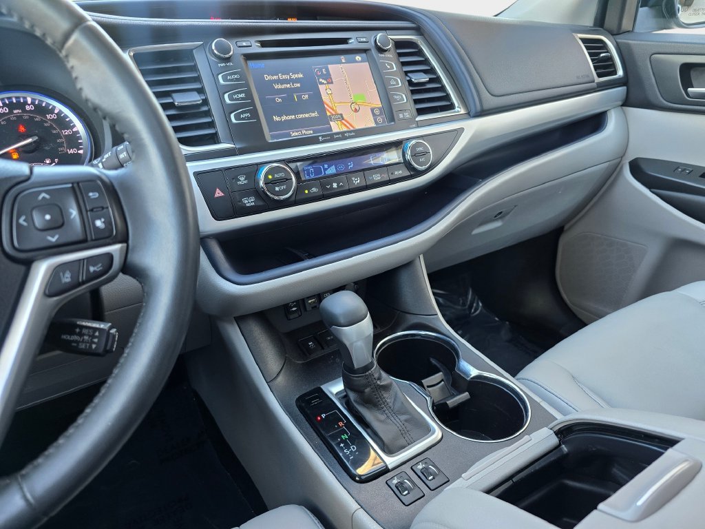 Used 2019 Toyota Highlander XLE AWD/4WD image 23