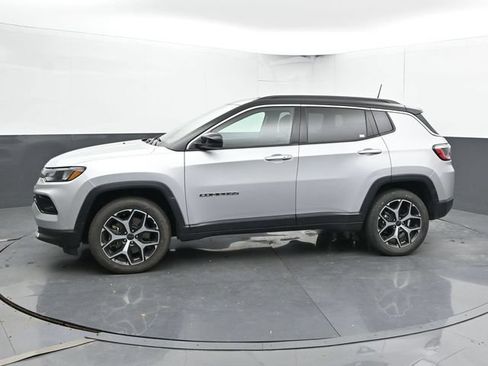 Used 2025 Jeep Compass Limited AWD/4WD image 8