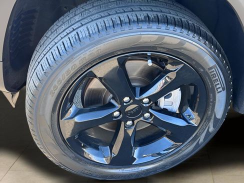 Used 2023 Jeep Grand Cherokee L Limited w/ Luxury Tech Group II image 43