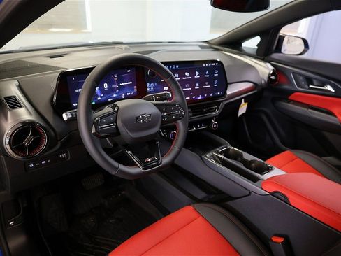 New 2025 Chevrolet Equinox EV RS image 28