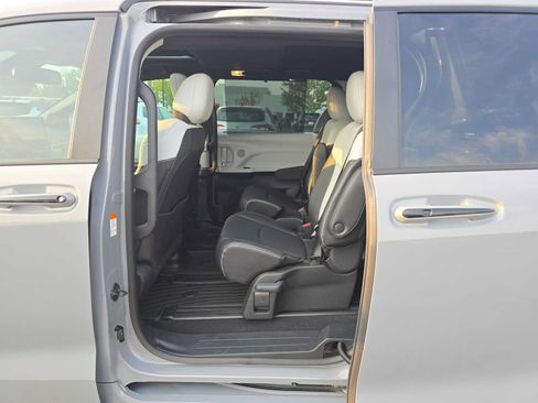 Certified 2026 Toyota Sienna XSE AWD/4WD image 8
