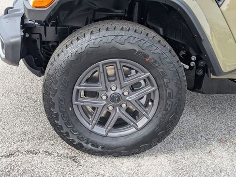 New 2026 Jeep Gladiator Sport AWD/4WD image 10