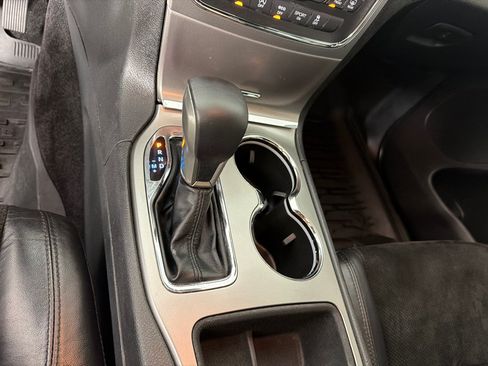 Used 2018 Jeep Grand Cherokee Altitude AWD/4WD image 19