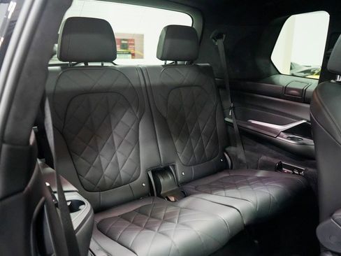 Used 2023 BMW X7 xDrive40i w/ M Sport Package image 21
