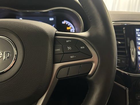 Used 2021 Jeep Grand Cherokee Limited w/ Trailer Tow Group IV image 10