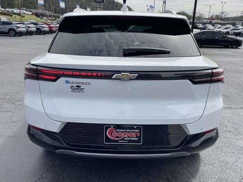 Certified 2025 Chevrolet Equinox EV LT image 3